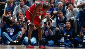 Als bisher teuerster Schuh der Reihe ist der Air Jordan 12 in die Geschichte eingegangen. Genauer gesagt, die Version, die His Airness bei seinem Flu Game in den Finals 1997 gegen die Jazz trug. Die Sneaker wurden für 104.000 Dollar versteigert.