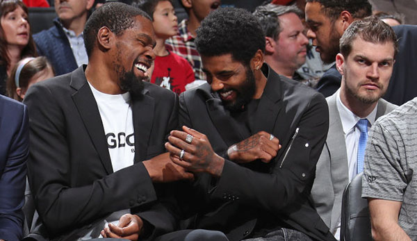 Die beiden Superstars Kevin Durant und Kyrie Irving waren bei den Brooklyn Nets zuletzt nur Zuschauer.