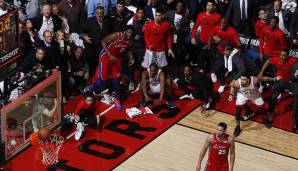 Der krummste Buzzerbeater der NBA-Historie? Kawhis Wurf aus der Ecke tänzelte eine halbe Ewigkeit auf dem Ring, bevor er hineinfiel.