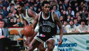 Nr. 00 – Johnny Moore: Mit Ausnahme eines Gastspiels (tatsächlich war es ein Spiel) in New Jersey verbrachte Moore seine gesamte NBA-Karriere in San Antonio und absolvierte zwischen 1980 und 1990 519 Spiele für die Spurs.