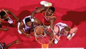 Platz 5: Hakeem Olajuwon (1984/Houston Rockets) – 21,8 Punkte, 11,1 Rebounds über 1.238 NBA-Spiele – Erfolge: MVP 1994, 2x Meister, 2x Finals-MVP, 12x All-Star, 12x All-NBA, 2x Rebounding Leader, 3x Block Leader, 2x DPOY