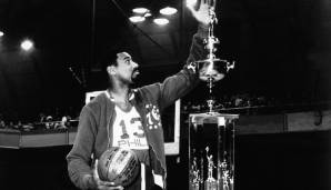 WILT CHAMBERLAIN (1955) - Highschool: Overbrook/Philadelphia; NBA-Karriere: 2x Champion, Finals MVP, 4x MVP, 13x All-Star, 7x All-NBA First Team, 7x Scoring-Champion.