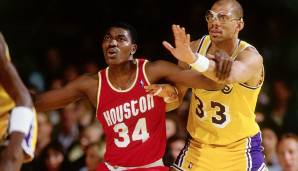 1986: Rockets (2) - Lakers (1): 4:1 - Drei Titel in vier Jahren - nur 1986 wollte es für Magic, Kareem und die Lakers nicht mit der Larry O'Brien Trophy klappen. Die Twin Towers der Rockets um Hakeem Olajuwon und Ralph Sampson waren nicht zu stoppen.