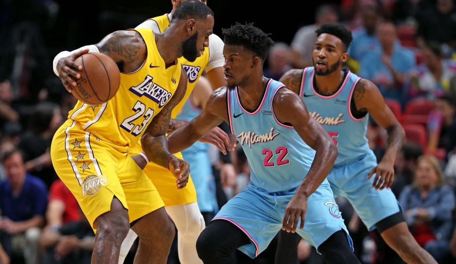 Heute Nacht ist es endlich soweit! Ab 3 Uhr starten die NBA Finals zwischen den Los Angeles Lakers und Miami Heat (live auf DAZN). Kann Miami überraschen oder holen die Lakers den ersten Titel seit 2010? Wir machen den Head-to-Head-Vergleich.