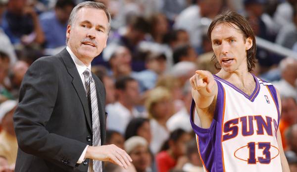 Steve Nash (r.) und Mike D'Antoni prägten die erfolgreiche 7-Seconds-or-Less-Ära bei den Phoenix Suns.