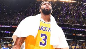 Davis wird dennoch bleiben. Die Lakers werden AD einen Max-Vertrag geben, die Frage ist nur, über wie viele Jahre. Vermutlich werden es 2 Saisons plus Option, damit Davis nach Jahr 10 seiner NBA-Karriere einen noch größeren Vertrag unterschreiben kann.