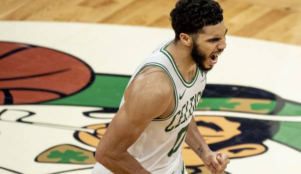 Jayson Tatum führt die Celtics mit einem überragenden Auftritt in die Playoffs.