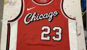 CHICAGO BULLS: Das Bulls-Throwback erinnert an die Anfangszeiten eines gewissen Michael Jordan in der NBA. Ähnliche Designs trugen die Bulls bereits in den 1980er-Jahren.