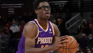 Im Gegenzug bekommen die Pacers Big Man JALEN SMITH sowie einen zukünftigen Zweitrundenpick. Smith war 2020 der 10. Pick, die Suns zogen aber nicht einmal die Team-Option der dritten Saison des Rookie-Vierjahresvertrags.