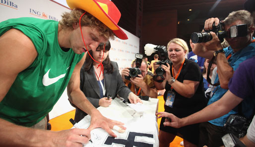 NBA-Champion Dirk Nowitzki wurde in Würzburg wie ein Volksheld empfangen