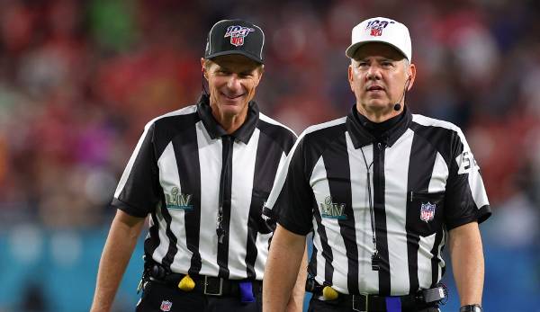 Die Referees müssen auch im American Football für die Einhaltung der Regeln sorgen.