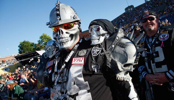 Die Fans der Oakland Raiders sind bekannt für ihre schaurigen Verkleidungen.