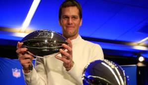 Los geht es da natürlich mit Tom Brady. Der Quarterback der New England Patriots hält den Rekord für die meisten Super-Bowl-MVP-Titel. Brady erhielt die Auszeichnung 2002, 2004, 2015 und 2017 - doch das ist (natürlich) nicht sein einziger Rekord ...