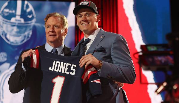 Mac Jones (r.) ging als 15. Pick im NFL Draft 2021 zu den New England Patriots.
