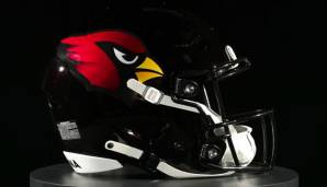 ARIZONA CARDNALS: Auch die Cardinals haben neue Helme - und was für welche! Auf den ersten Blick sind es einfach schwarze Helme mit dem Cardinal-Logo auf beiden Seiten. Doch bei genauerem Hinschauen entdeckt man ein besonderes Detail ...