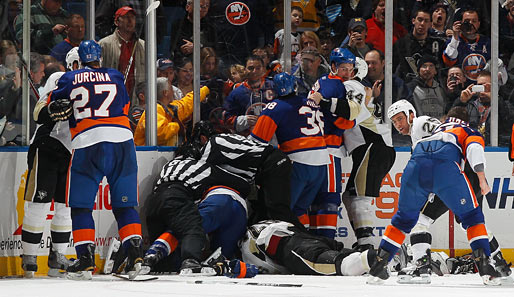 Die New York Islanders und Pittsburgh Penguins lieferten sich eine Prügelei nach der anderen