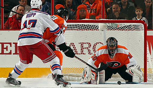 Ilya Bryzgalov (r.) brillierte beim Flyers-Sieg gegen die Rangers