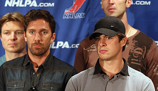 Die NHLPA um Sidney Crosby (r.) und Henrik Lundqvist (m.) legte ein neues Angebot vor