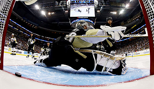 Gleich sechs Mal landete der Puck im Penguins-Netz - die Boston Bruins führen Pittsburgh vor