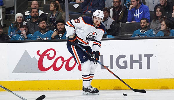 Leon Draisaitl auf dem Eis für die Edmonton Oilers.