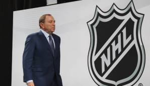 NHL-Commissioner Gary Bettman wird in Kürze die Aufsicht über 32 Teams übernehmen.