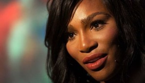 serena-williams-arrives-on-the-red-carpet-at-the-2015-sports-illustrated-sportsperson-of-the-year-ce_1450259467041187_v0_l