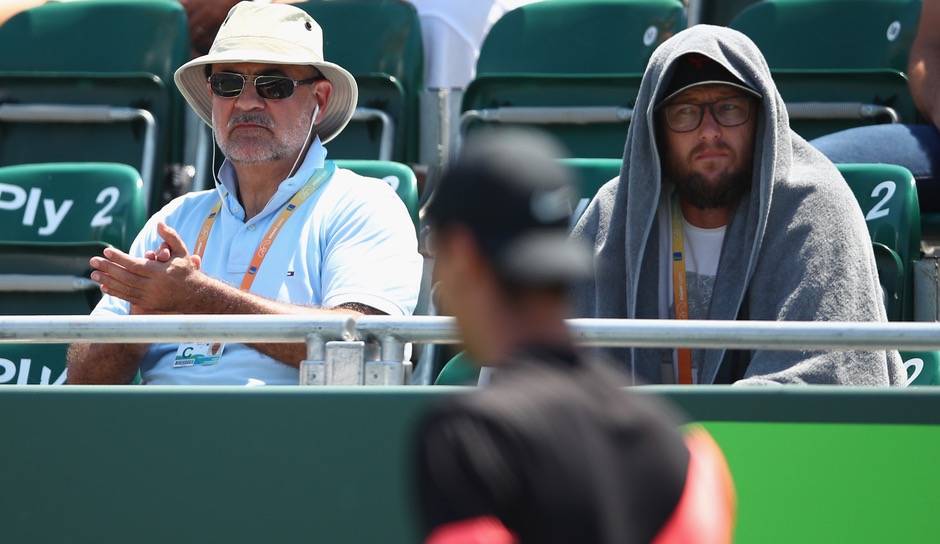 Thanasi Kokkinakis' Vater (li.) soll Fernando Verdasco bei den Miami Open 2018 wiederholt zwischen erstem und zweitem Aufschlag irritiert haben. Tennisnet zeigt aus gegenebem Anlass eine Auswahl der größten Dispute im Profitennis.