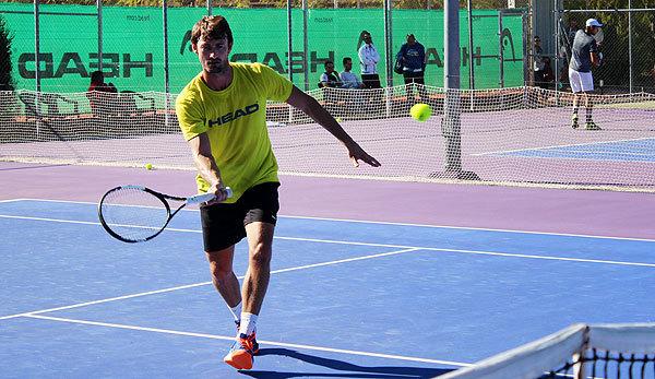 Juan Carlos Ferrero auf dem Court in seiner Tennis-Schule