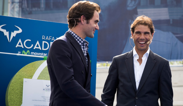 Roger Federer und Rafael Nadal bei der Eröffnung der "Rafa Nadal Academy" 2016