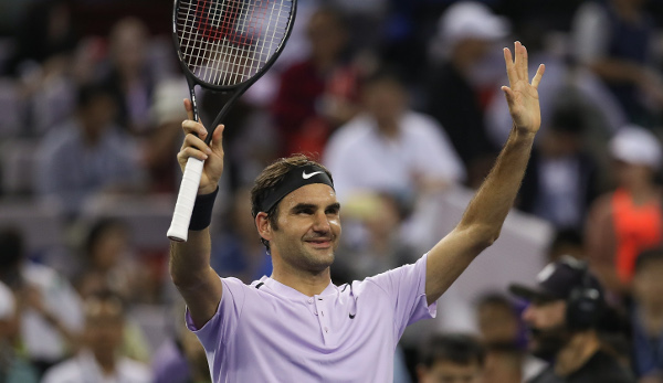 Roger Federer behält seine blütenweiße Weste gegen den Ukrainer