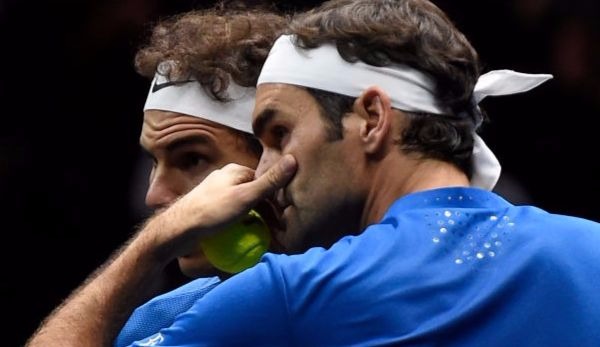 Rafael Nadal (l.) und Roger Federer (r.) beim Laver Cup