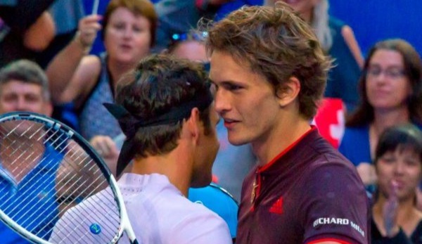 Roger Federer (l.) und Alexander Zverev (r.)