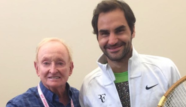 Rod Laver (l.) und Roger Federer (r.)