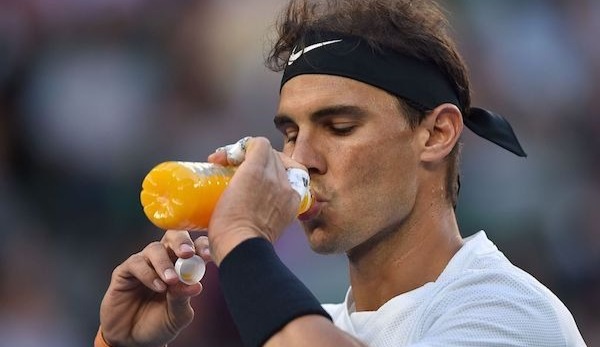 Rafael Nadal beim Trinken