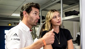 Mark Webber erklärt Maria Sharapova die In-and-Outs