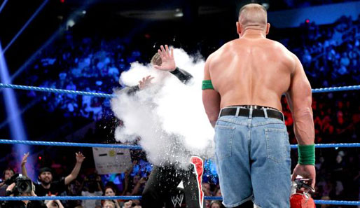 John Cena ließ es sich nicht nehmen, John Laurinaitis zu demütigen