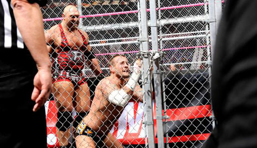 Nach dem Match nahm sich Ryback CM Punk noch einmal richtig vor