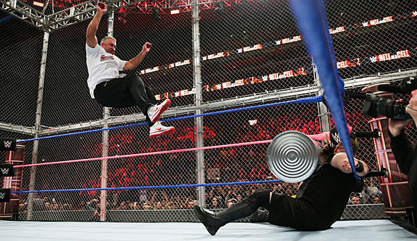 Kevin Owens gewann bei Hell in a Cell dank Eingreifens von Sami Zayn gegen Shane McMahon