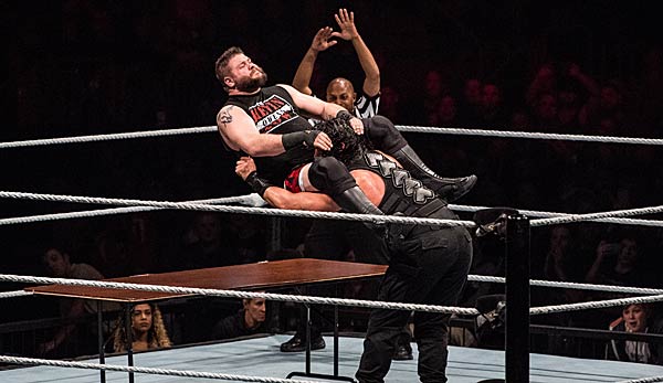 Roman Reigns kämpft in der WWE RAW