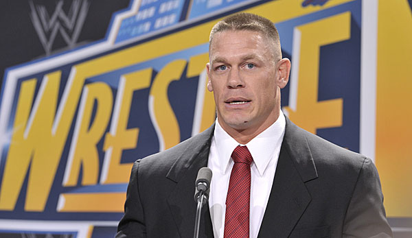 John Cena hat Kane verprügelt.
