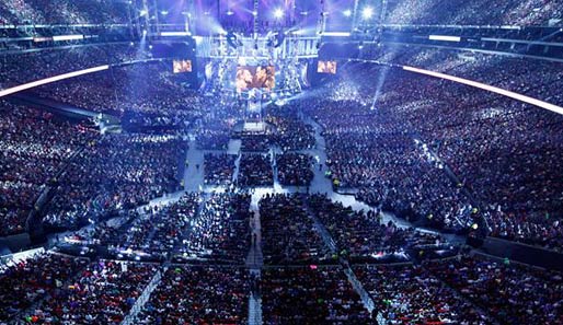 Die große Bühne: 71.617 Zuschauer kommen in den Georgia Dome. So viele wie noch nie zuvor bei einem Entertainment-Event in Atlanta