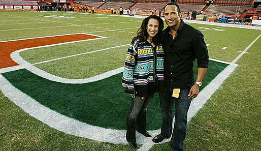 Back to the roots: Dwayne gemeinsam mit seiner Managerin beim letzten College-Football-Spiel im Orange Bowl in Miami
