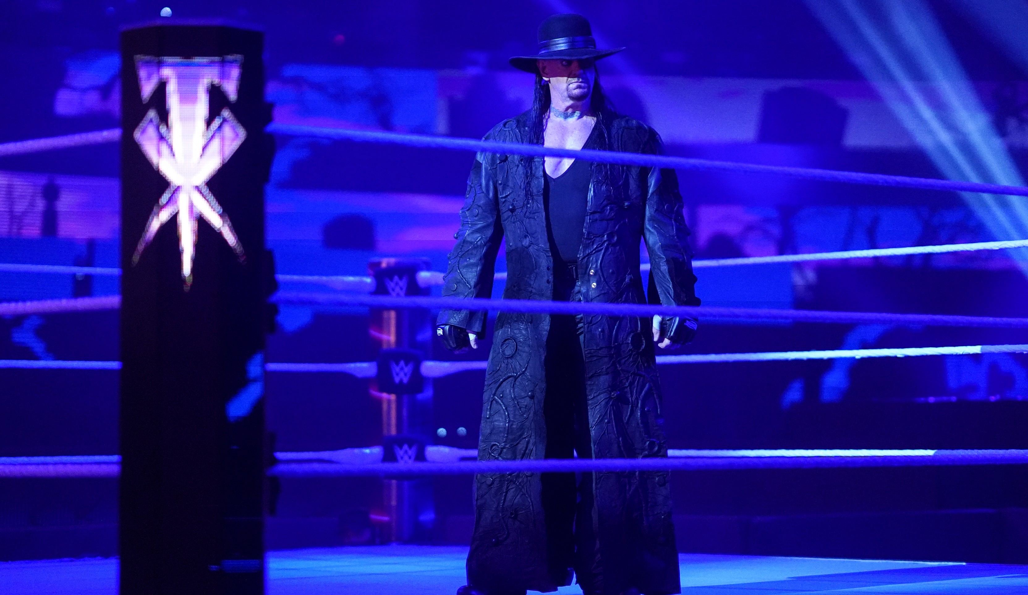 Nun fand im Rahmen der Survivor Series aber der endgültige Abschied der Wrestling-Legende statt. Der Undertaker musste nicht kämpfen, er ließ sich einfach nur feiern.