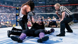 WrestleMania XII: Unter dem Motto "Clash of Titans" kam es 1995 zum Duell mit Diesel. Im Arrowhead Pond ließ der Undertaker dabei keine Zweifel aufkommen