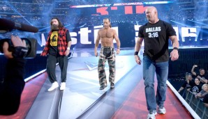... denn im Gegenzug kamen mit Stone Cold, Shawn Michaels und Mick Foley drei absolute Legenden in den Ring und verpassten den Siegern eine richtige Tracht Prügel