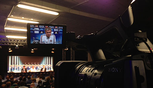 Supercup-Finale in Prag: Erst standen die Pressekonferenzen an...