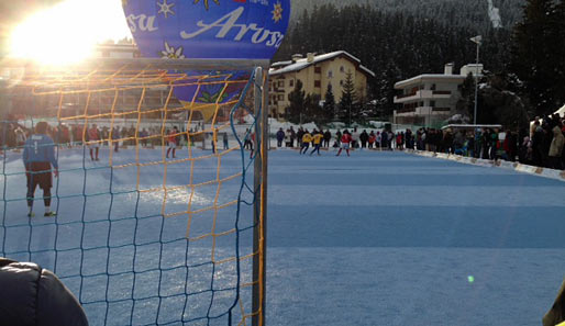 Ganz was anderes: Die Schneefußball-WM im Schweizerischen Arosa